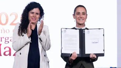 Firma Sheinbaum decreto contra acoso y contenido violento en plataformas digitales