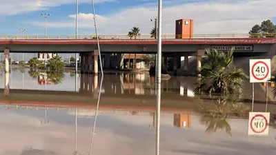 Despliegan operativo para drenar paso a desnivel inundado en Las Torres