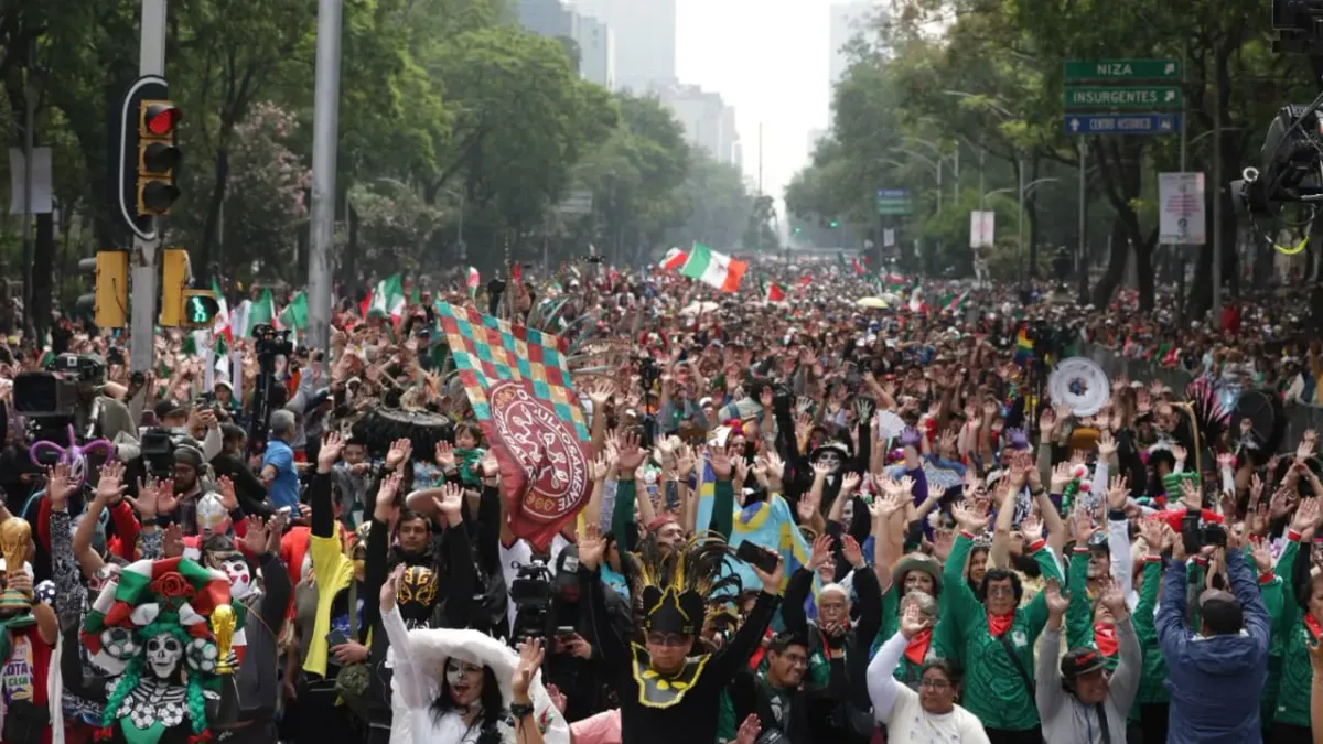 Busca CDMX récord Guinness con masiva ola humana en Paseo de la Reforma