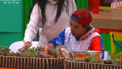 Manelyk arroja comida de Kevyn a la basura y desata indignación en redes