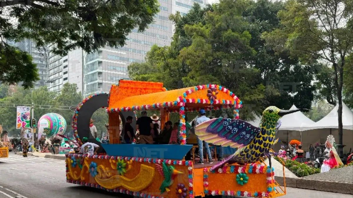 Más de 200 mil personas asisten a desfile mundialista en Ciudad de México