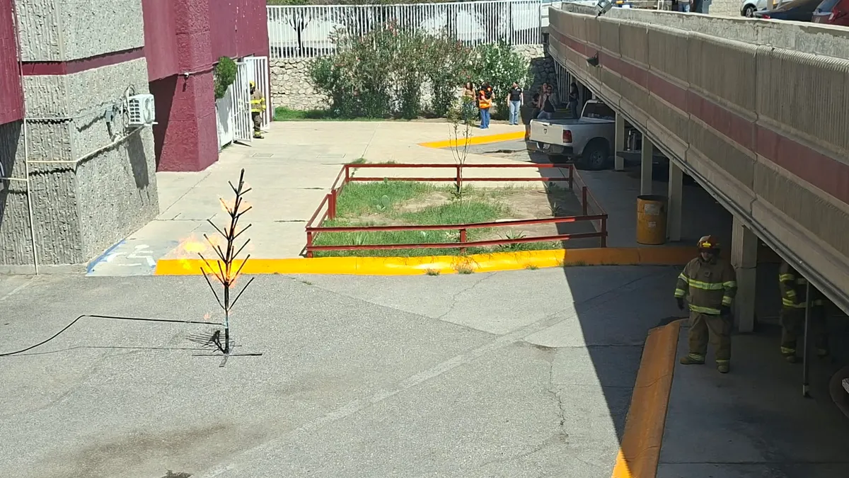 Realizan simulacro de sismo e incendio en Presidencia Municipal de Juárez