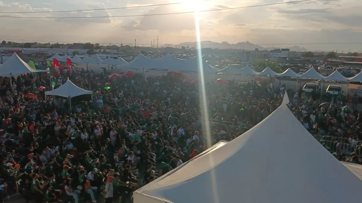 Miles de juarenses celebran en cuatro puntos el triunfo de México en el Mundial