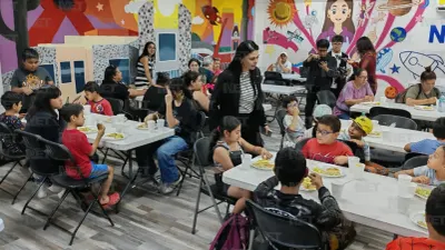 Realizan picnic para niños de centros comunitarios en el Parque Central