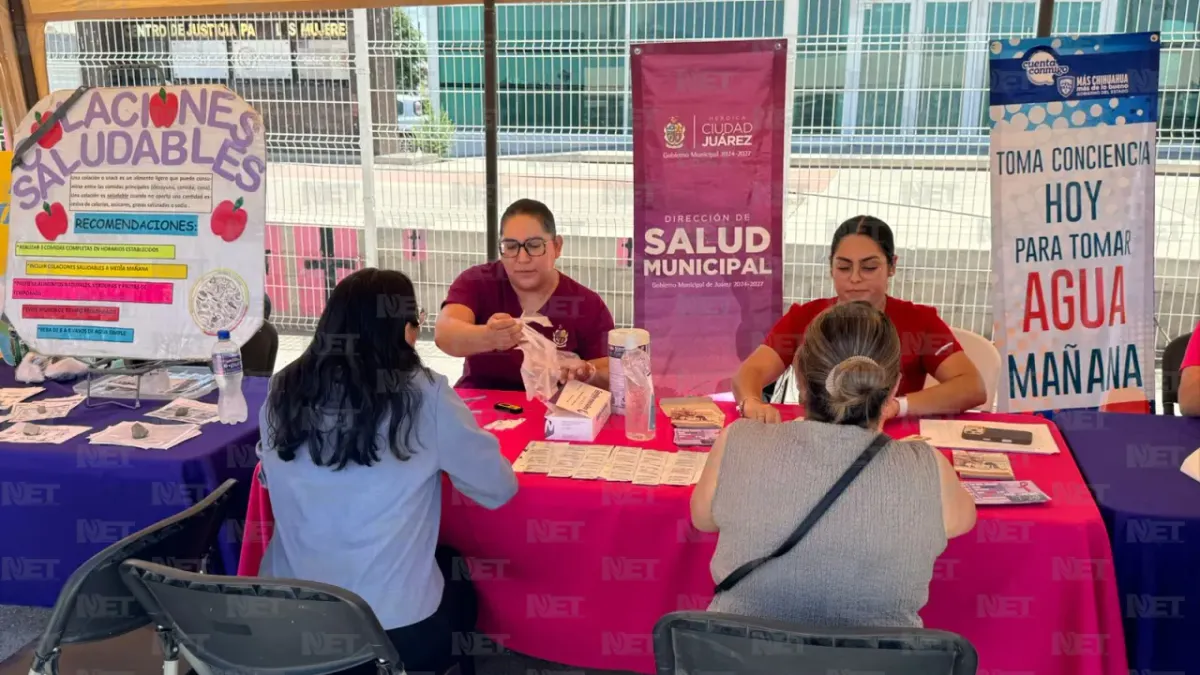 Reciben mujeres atención médica y trámites en feria del Cejum