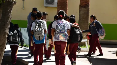 Llaman a recoger tarjeta de beca Rita Cetina antes del ciclo escolar