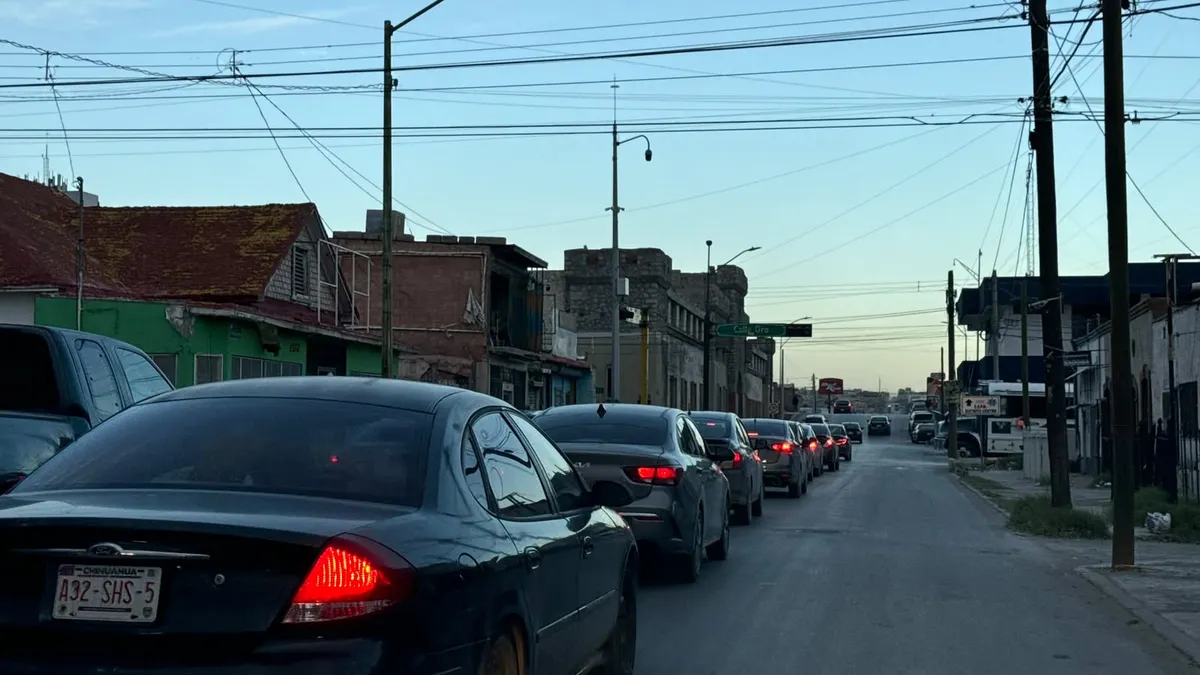Apagón deja sin semáforos la 16 de Septiembre y calle Oro