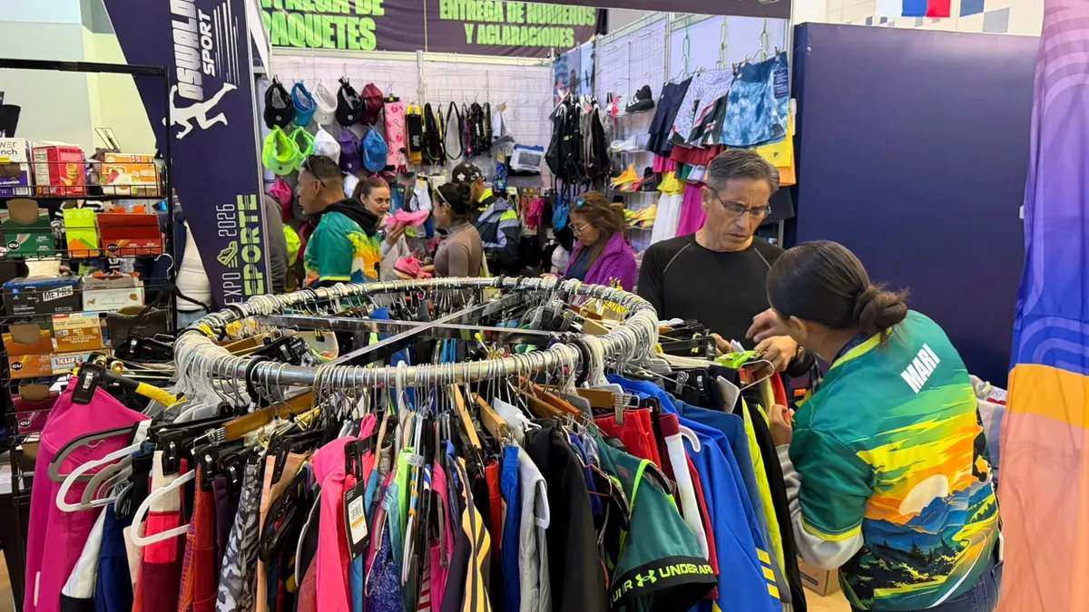 Corredores se reúnen en el Tec de Monterrey previo al Maratón de Juárez