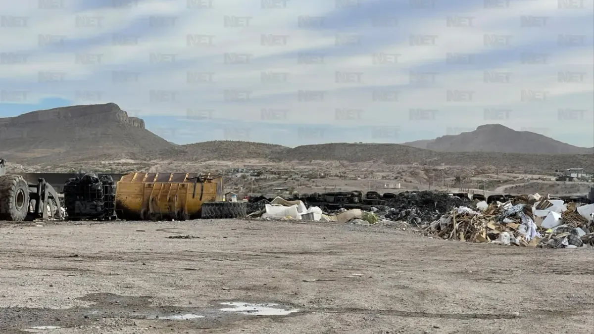 Logran Bomberos sofocar incendio tras más de 50 horas; humo sigue visible
