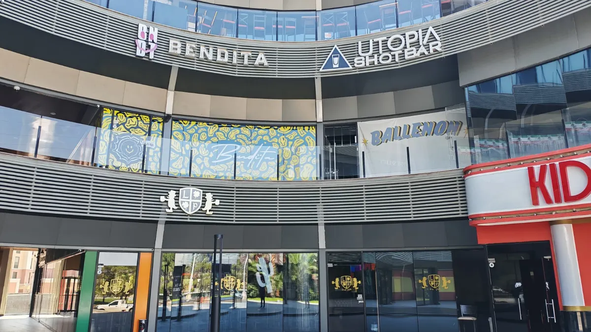 Inspecciona Gobernación bares de Plaza Portales tras videos de jóvenes inconscientes