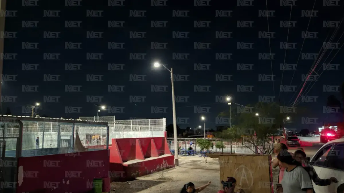 Instalan nueva iluminación en cancha del Parque Familiar División del Norte