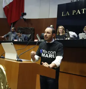 Reta PAN a senadores de Morena a usar playeras #YoConRocha
