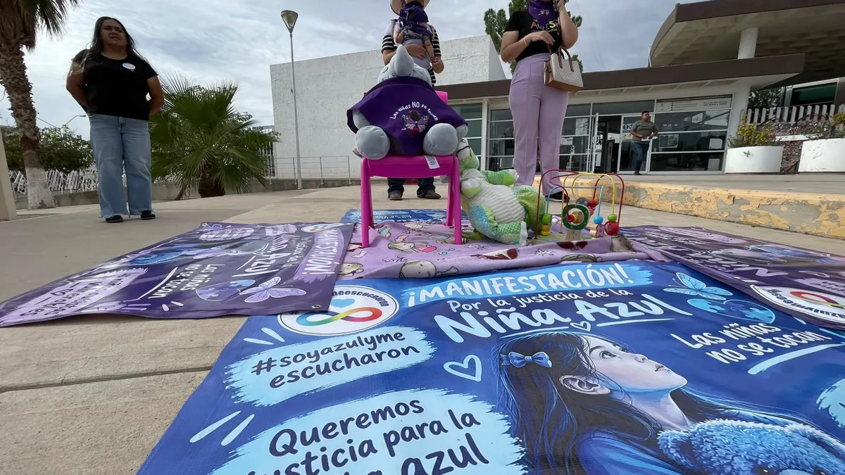 Protesta madre de niña autista en Ciudad Judicial; exige que se respeten sus derechos