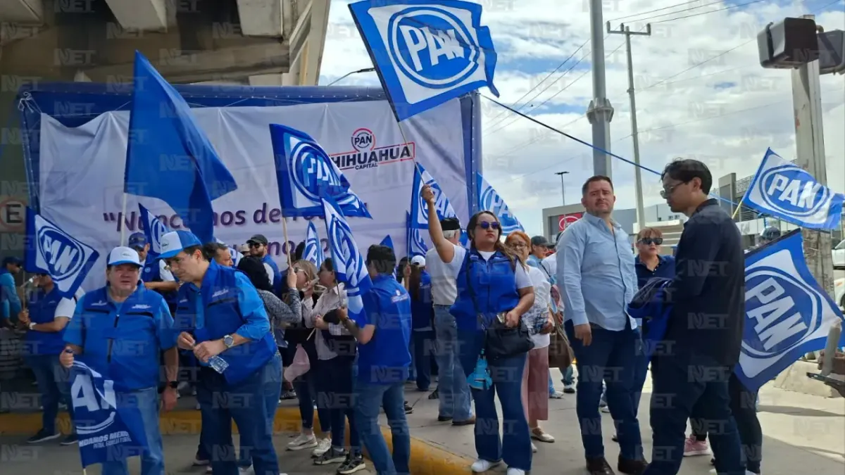 PAN sale a las calles de Chihuahua y despliega a cientos de simpatizantes