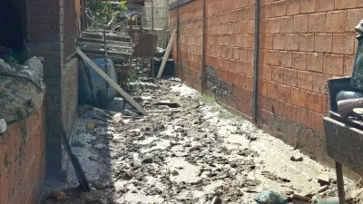 Vecinos de la Lucio Blanco piden ayuda para abuelos damnificados
