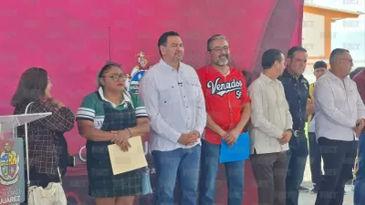Entrega alcalde canchas nuevas en Secundaria Técnica 97