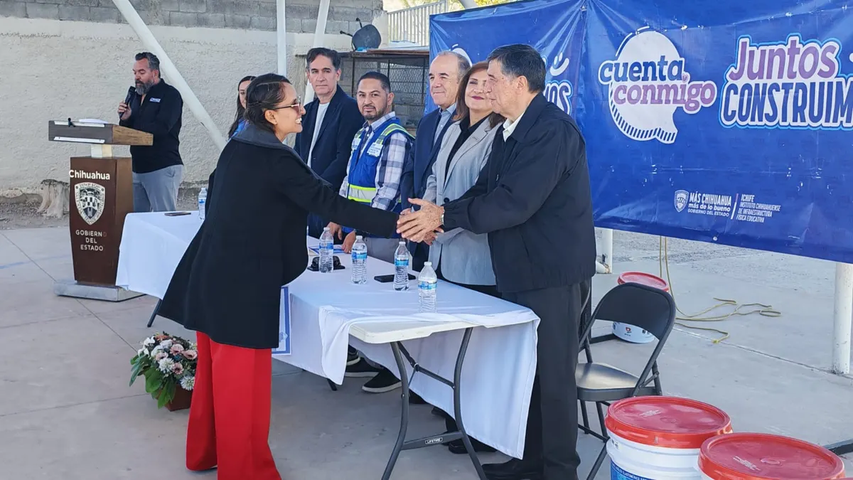 Entregan materiales de construcción a 12 escuelas de Juárez