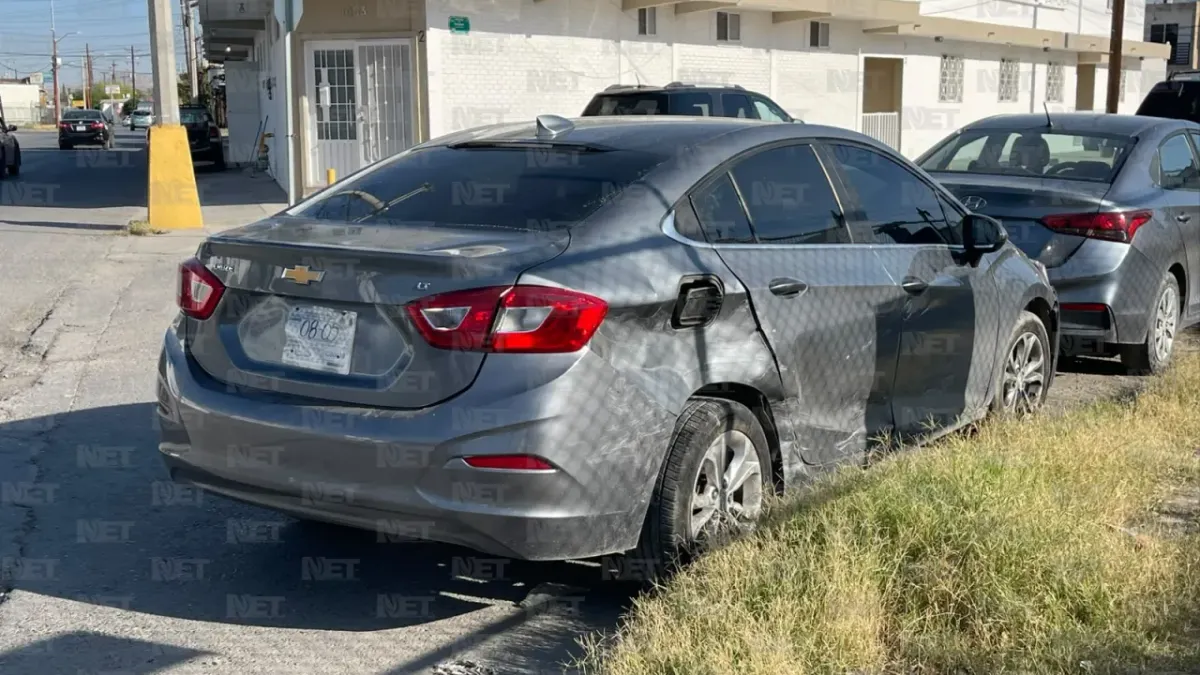 Choque en colonia El Barreal deja solo daños materiales