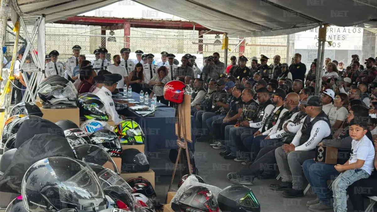 Reparte Seguridad Vial cascos a motociclistas en Juárez