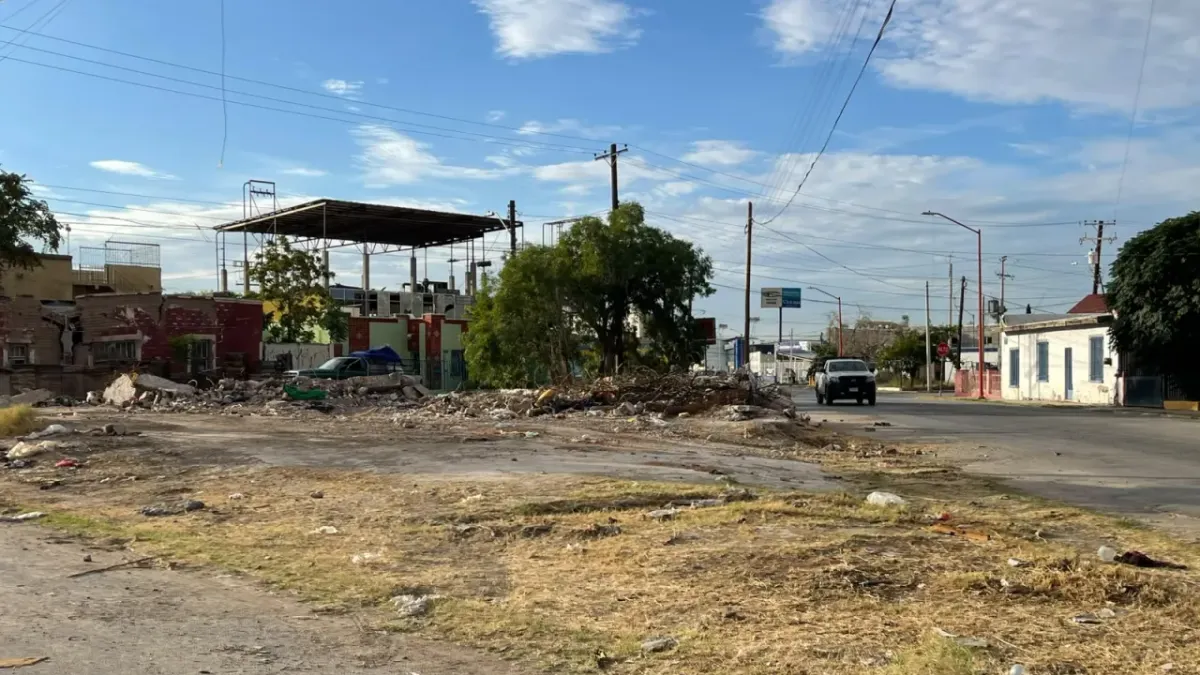 Concluye demolición de finca donde tiraban basura y cadáveres en El Barreal