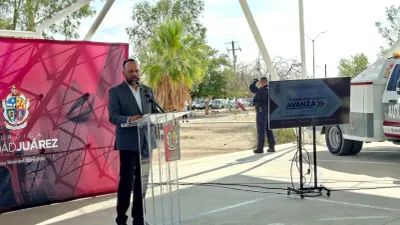 Muestra alcalde obras en Juárez tras declaraciones de Maru Campos