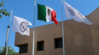 Vinculan a proceso a mujer por uso indebido de recursos bancarios en Juárez