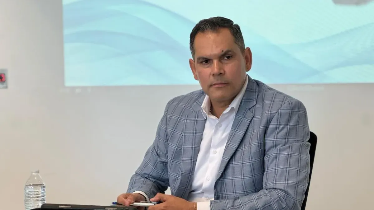 Empresarios del Corredor Gómez Morín recorren la Torre Centinela