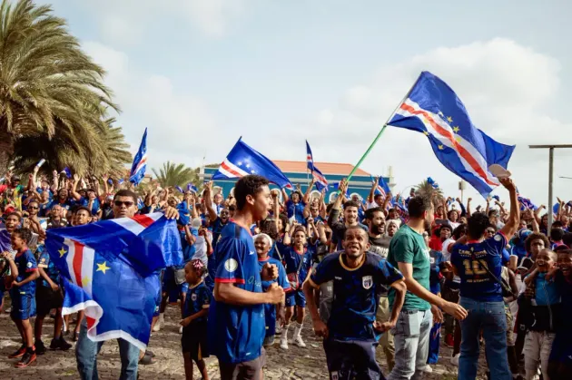 Celebró Cabo Verde hasta la madrugada tras histórico empate ante España