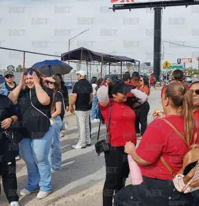 Maestros toman casetas del Puente Zaragoza en protesta por Ley del Issste
