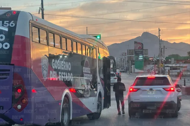 Llaman a no invadir el carril del JuárezBus; esto te puede costar la multa