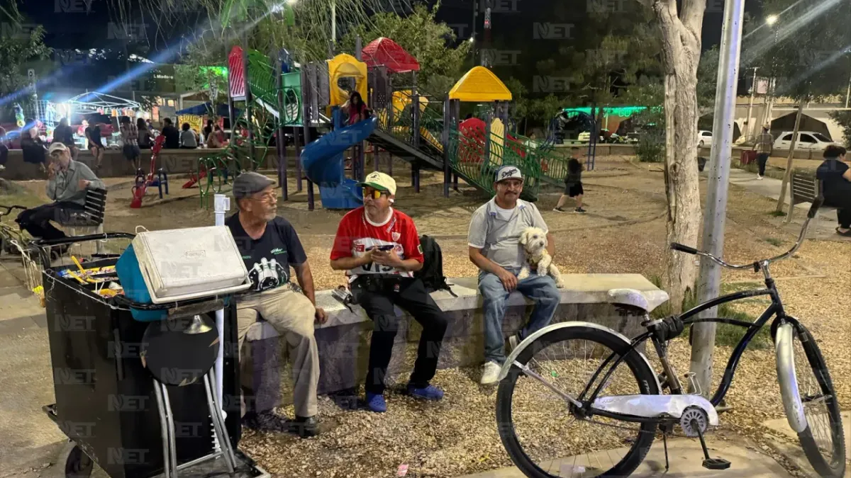 Disfrutan familias en el parque de La Chaveña