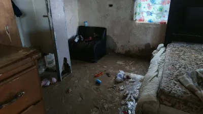 Familia de la colonia Francisco Sarabia pide ayuda tras perder todo en inundación