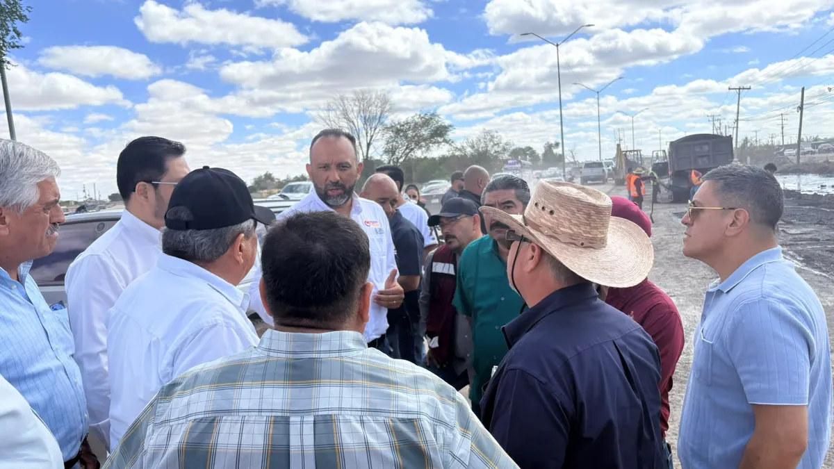 Supervisa Héctor Ortiz reparación de daños en la carretera Juárez-Porvenir