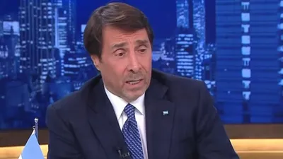 Se disculpa periodista argentino tras comentarios ofensivos hacia mexicanos