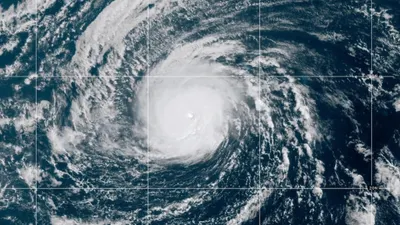 Huracán Isaías y tormenta Simón provocarán lluvias en varias zonas de México