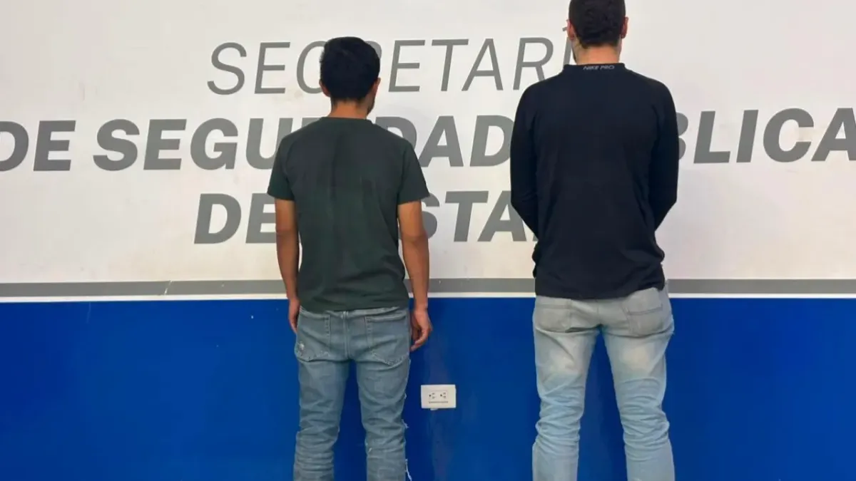 Presentan a seis presuntos 'polleros' detenidos en el bulevar Cuatro Siglos