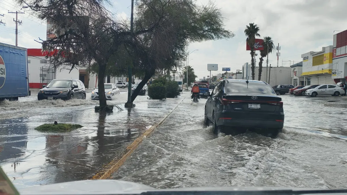 Encharcamientos en Óscar Flores afectan circulación en ambos sentidos