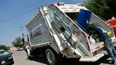 Garantiza Municipio servicio de recolección tras cateo en predio de camiones de basura