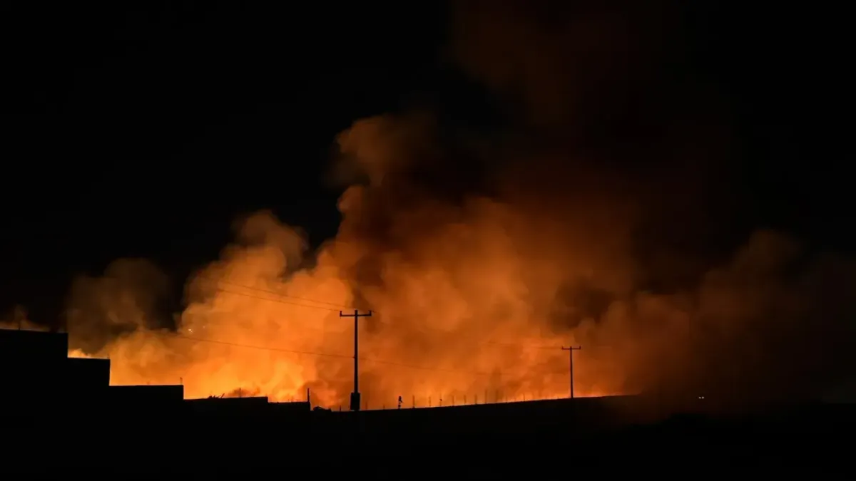 Supera incendio en recicladora las 12 horas de actividad