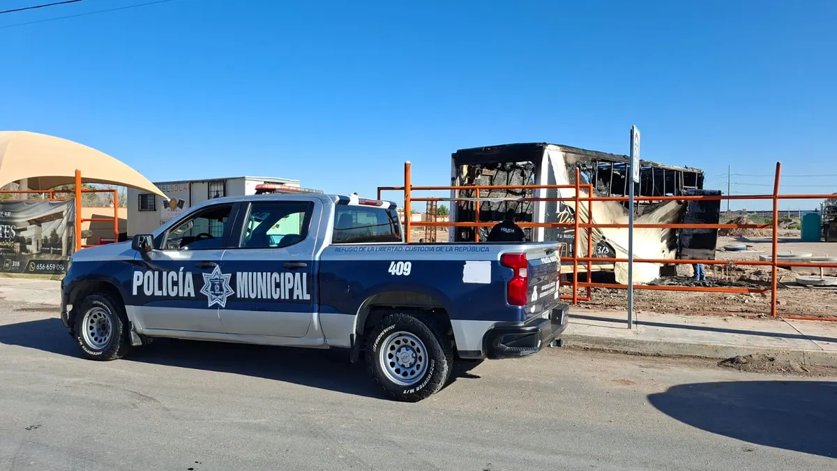 Incendio de oficina móvil deja daños materiales en Valle del Sol