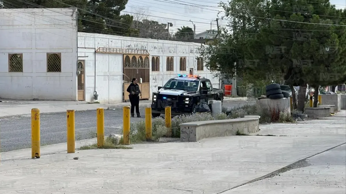 Hallan a hombre asesinado envuelto en cobijas en la colonia Azteca