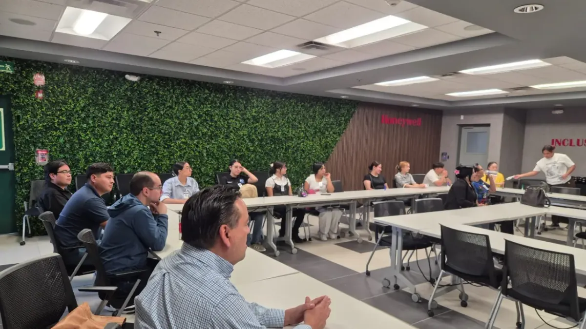 Universidad Index y UTCJ capacitan a 47 alumnos en automatización industrial