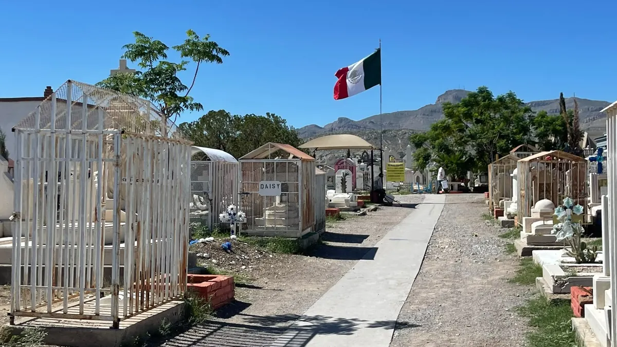 Hallan cráneo y restos óseos dentro de una bolsa en panteón Tepeyac