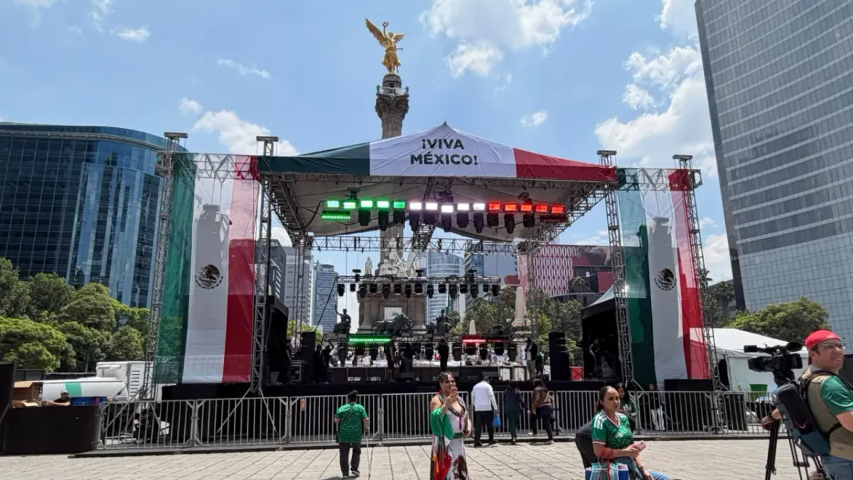 Afición mexicana se prepara para celebrar en el Ángel de la Independencia