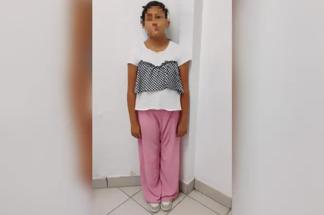 Buscan a familiares de niña hallada sola en la Zona Centro