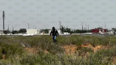 Hallan dos cuerpos enterrados en fosa clandestina en Senderos de San Isidro