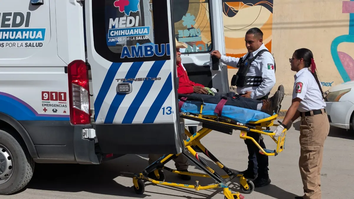 Atropella camioneta a ciclista de la tercera edad en el Centro