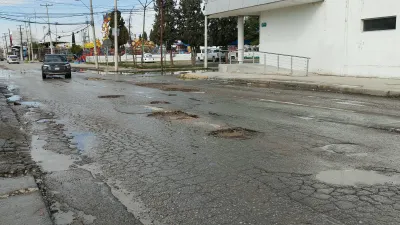 Piden bacheo urgente en cruce de Vicente Guerrero e Ignacio Ramírez