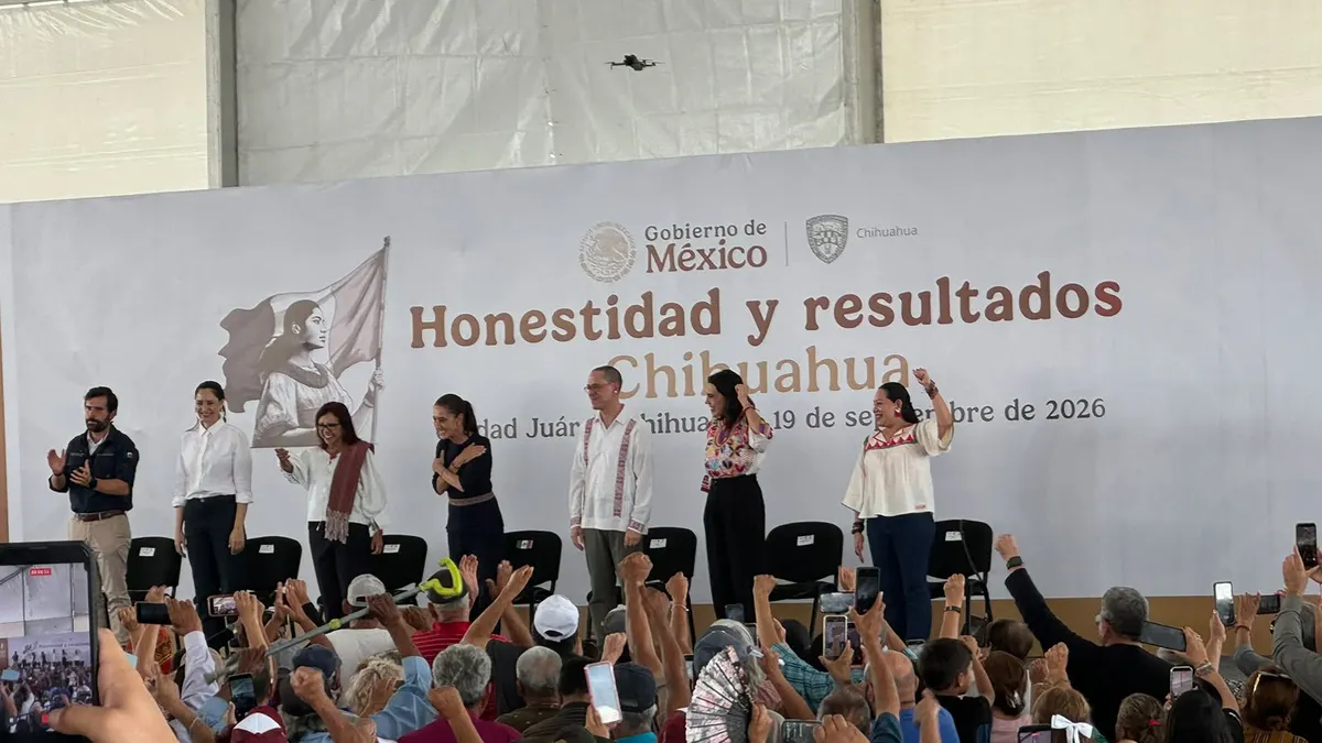 Celebran adultos mayores informe de Sheinbaum en Plaza de la Mexicanidad