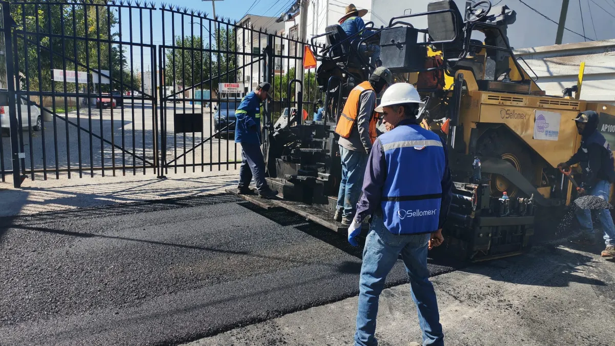 Rehabilitan calle Jacarandas y benefician a más de 32 mil juarenses